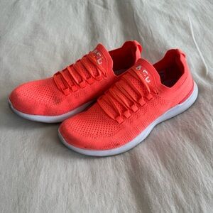 APL Techloom Breeze Magenta Sneakers